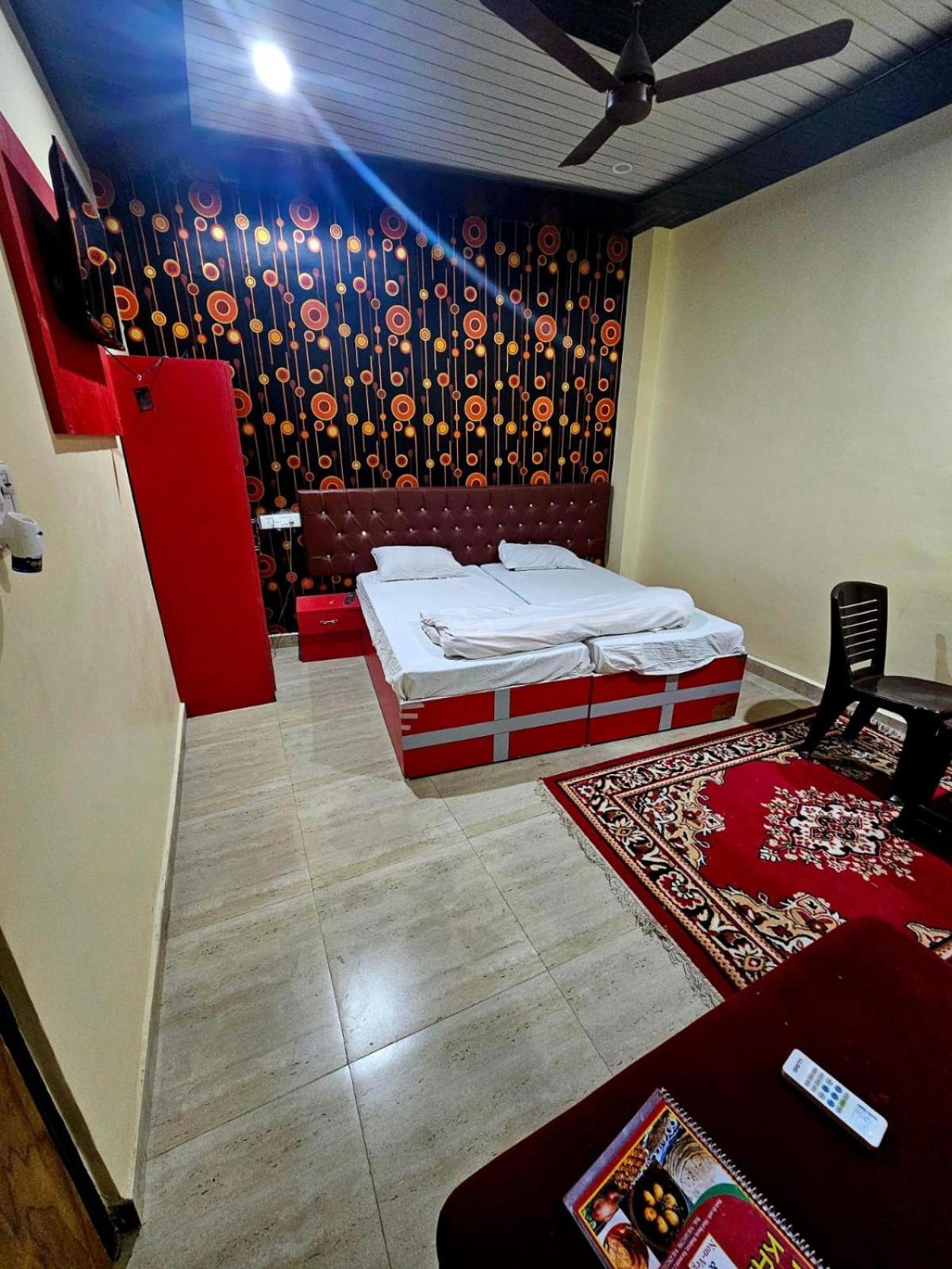 Hotel Kalika P Guest House Váránaszi Kültér fotó